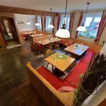 Hotel-gasthof Postbraeu ホテル ディンゴルフィング