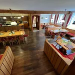 Hotel-gasthof Postbraeu ホテル ディンゴルフィング