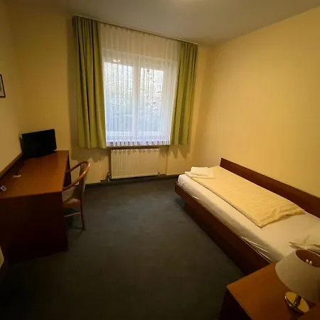 Hotel-gasthof Postbrau Дингольфинг