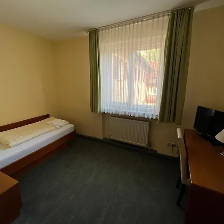 ホテル Hotel-gasthof Postbraeu 3*