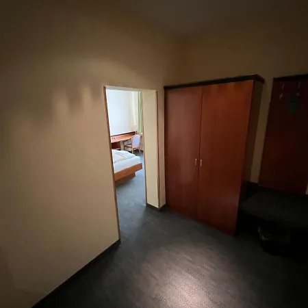 Отель Hotel-gasthof Postbrau Дингольфинг