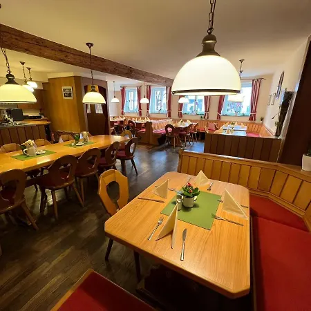 Hotel-gasthof Postbraeu Hotel
