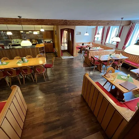 Hotel-gasthof Postbraeu ホテル ディンゴルフィング