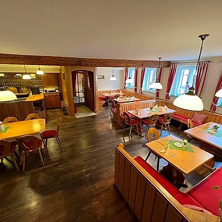 Hotel-gasthof Postbraeu ホテル ディンゴルフィング