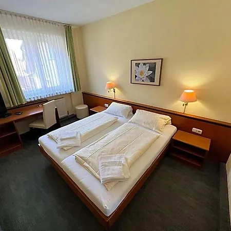 Hotel-gasthof Postbraeu 3* ディンゴルフィング