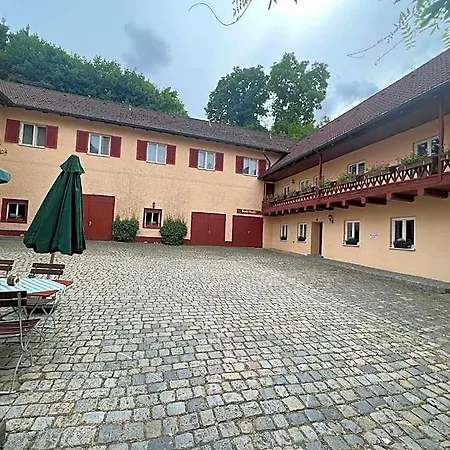 Hotel-gasthof Postbraeu 3*