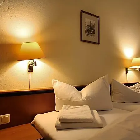 ホテル Hotel-gasthof Postbraeu 3*