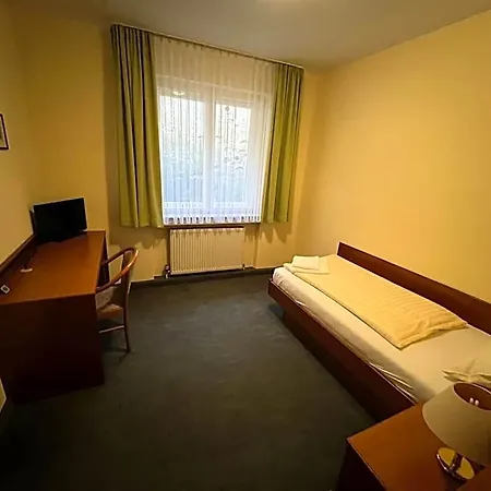 ホテル Hotel-gasthof Postbraeu 3*